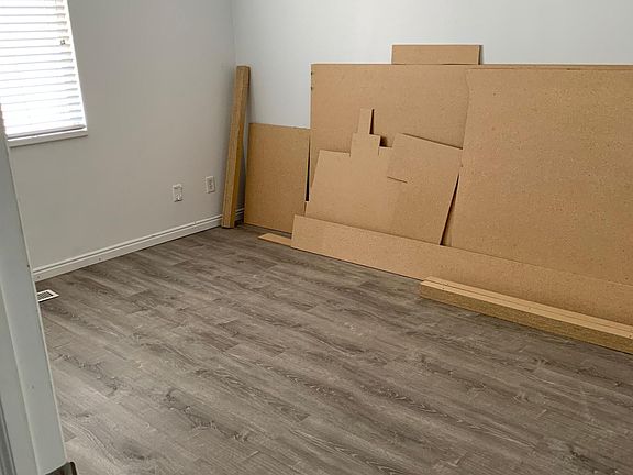 5th image of 2115 E Blossom St