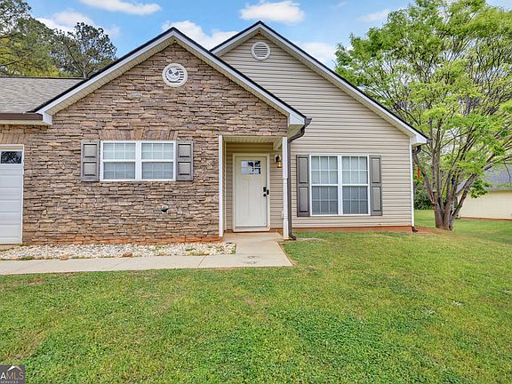 2nd image of 572 Clydes Way