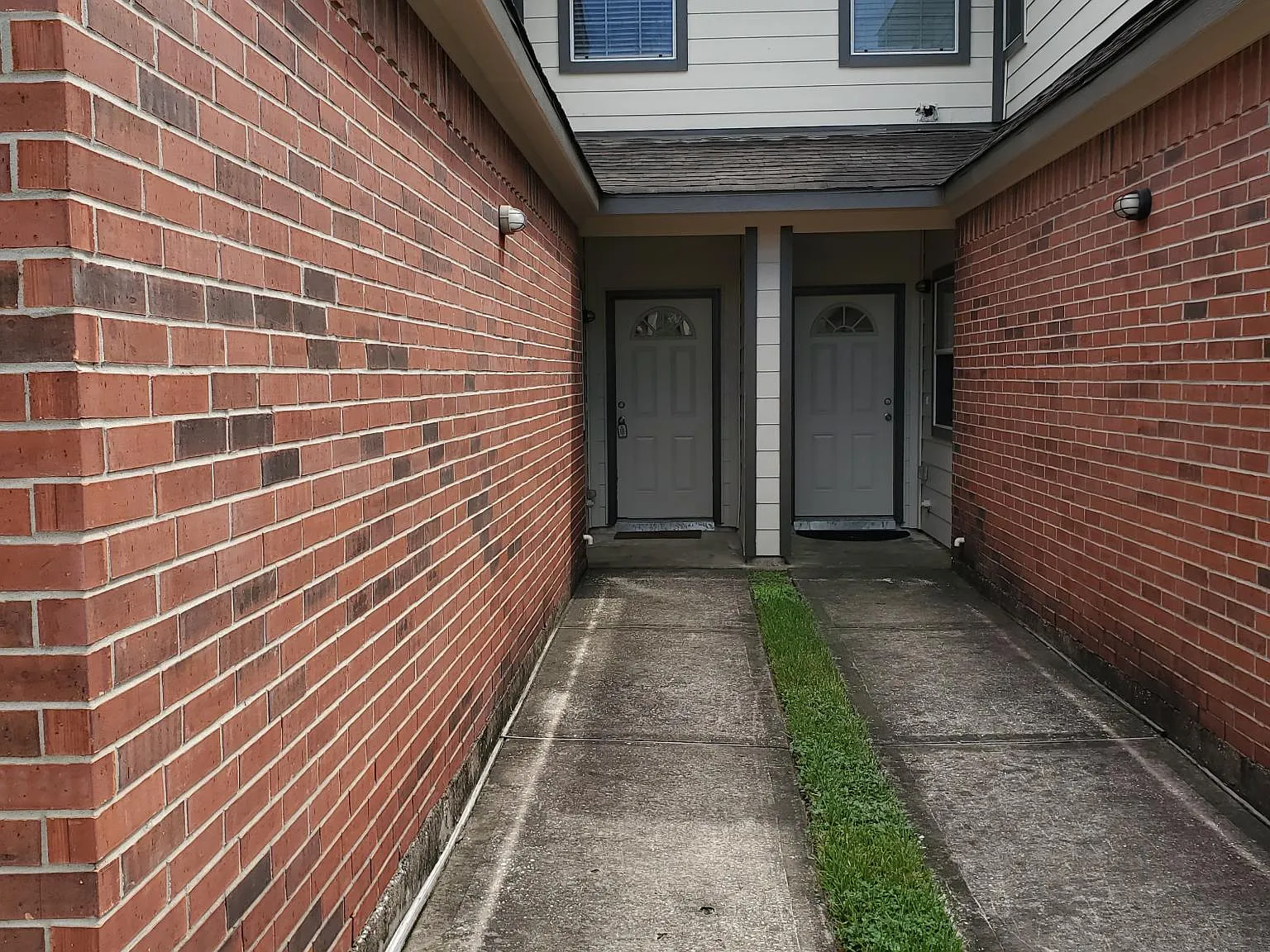 547 Birdsong Dr — Photo 2
