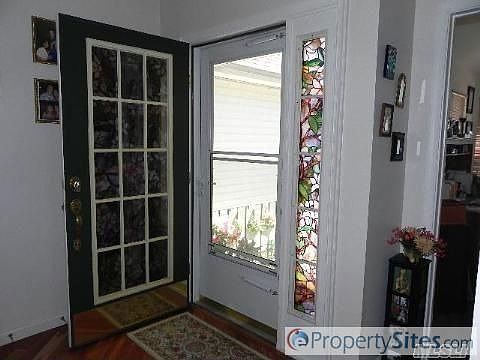 2nd image of 804 Constance Ln