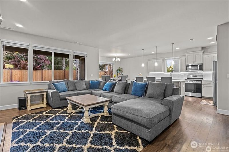 4th image of 21204 113th Street Ct E