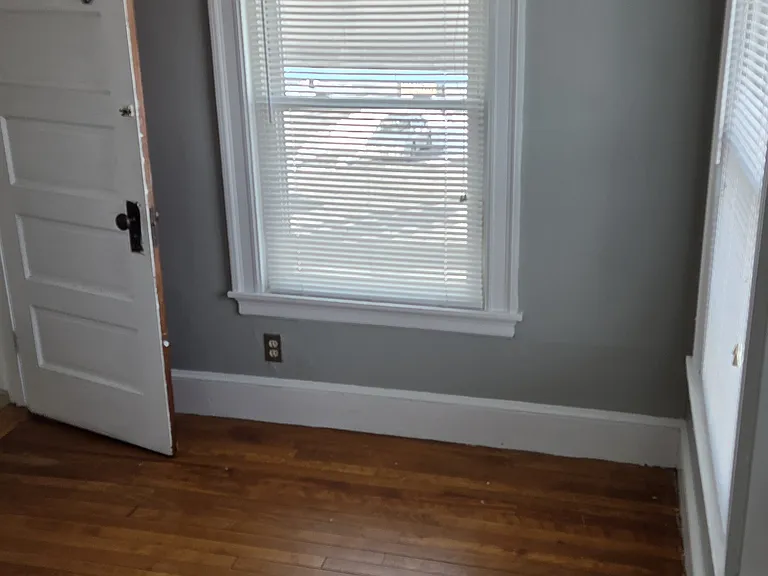 393 Main St — Photo 9