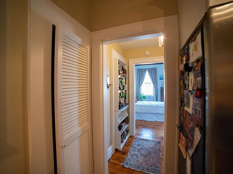 556 S Lazelle St — Photo 9