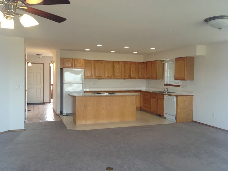 1300 Marina Dr #16 — Photo 4