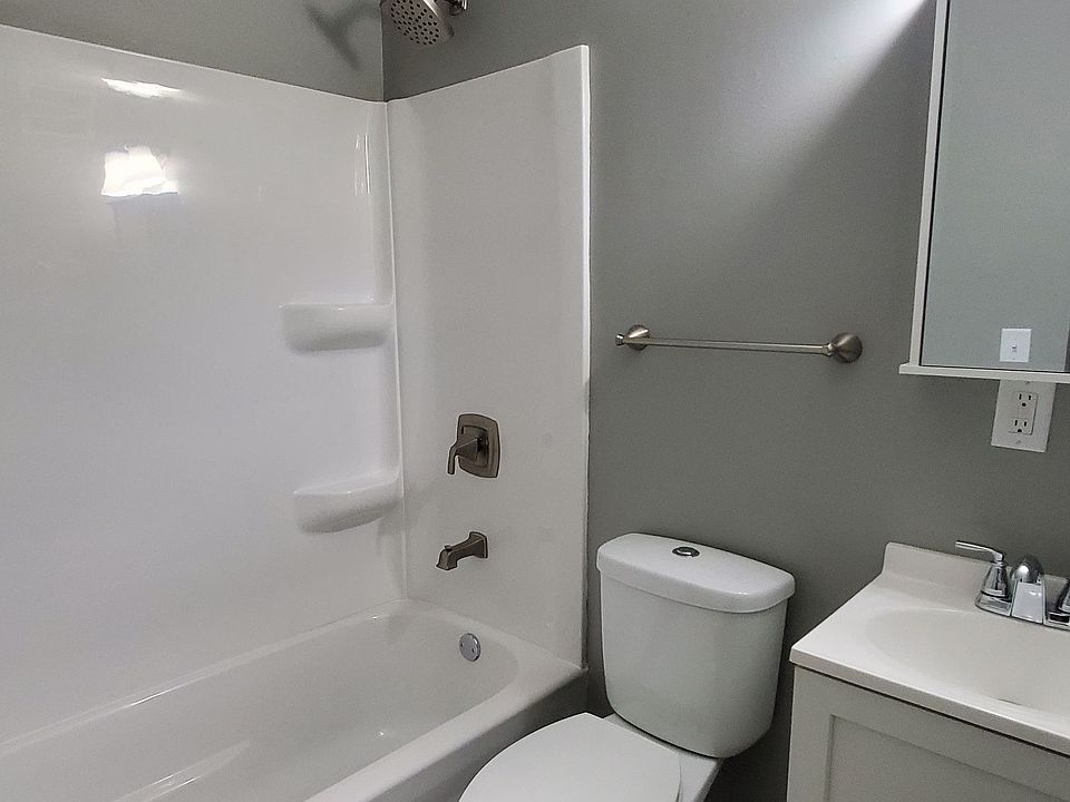 2nd image of 1637 D St #M