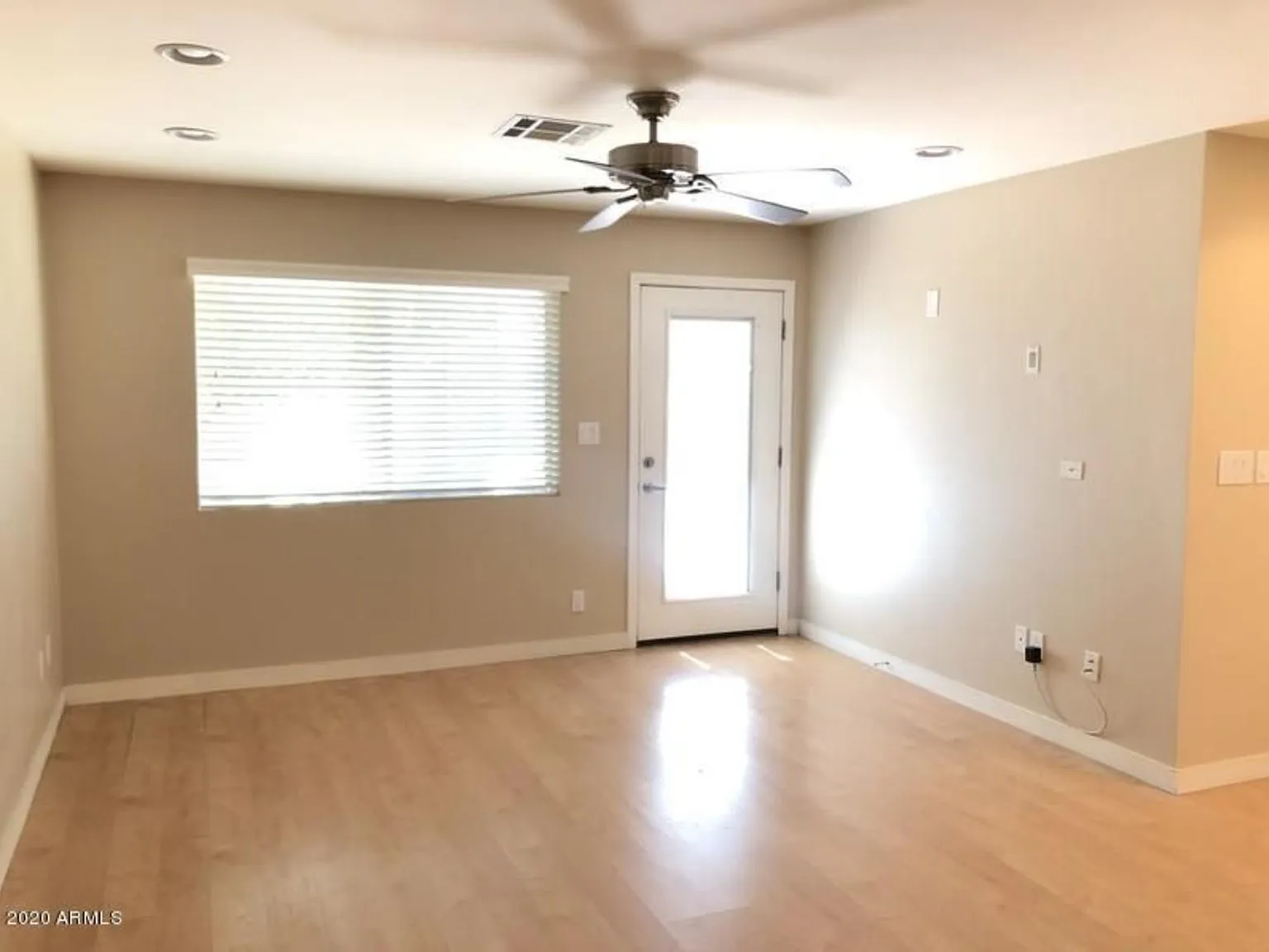 2 bed, 800 sqft, $2,100 — Photo 2
