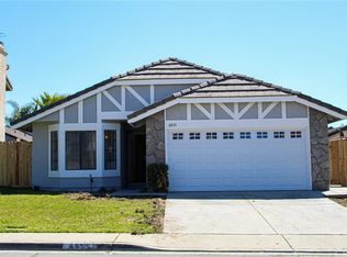 6855 Newport Ct, Fontana, CA 92336