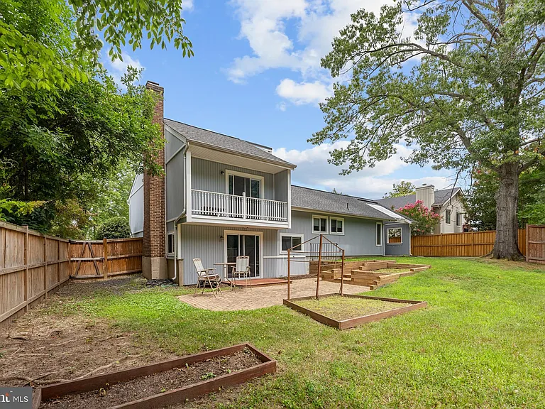 8629 Reseca Ln — Photo 3