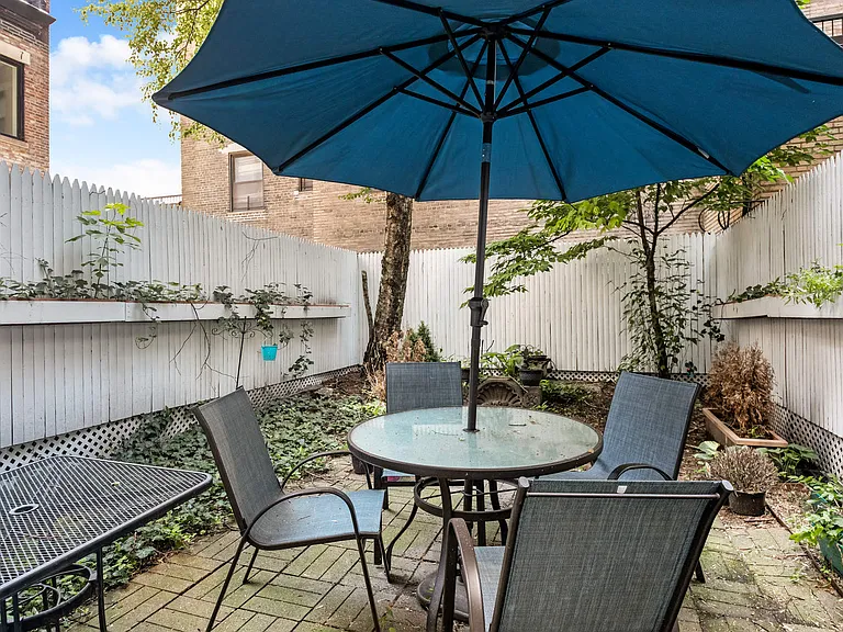 264 W 73rd St #GARDEN — Photo 1