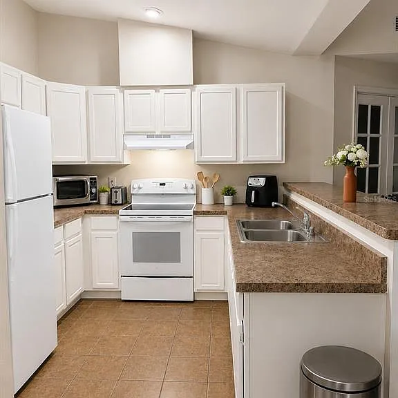 2113 N Normandy Blvd — Photo 7
