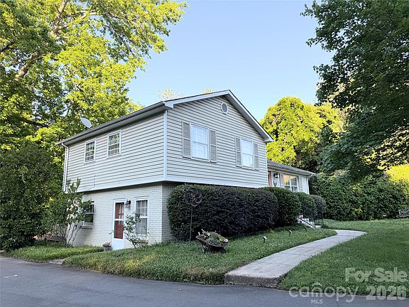3rd image of 6701 Rugby Ln