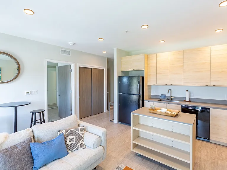 Rowat Lofts Apartments — Photo 7