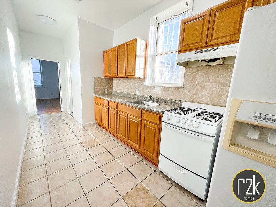 1st image of 39-02 29th St #3R