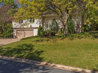 13612 Pleasant Ln, Burnsville, MN 55337