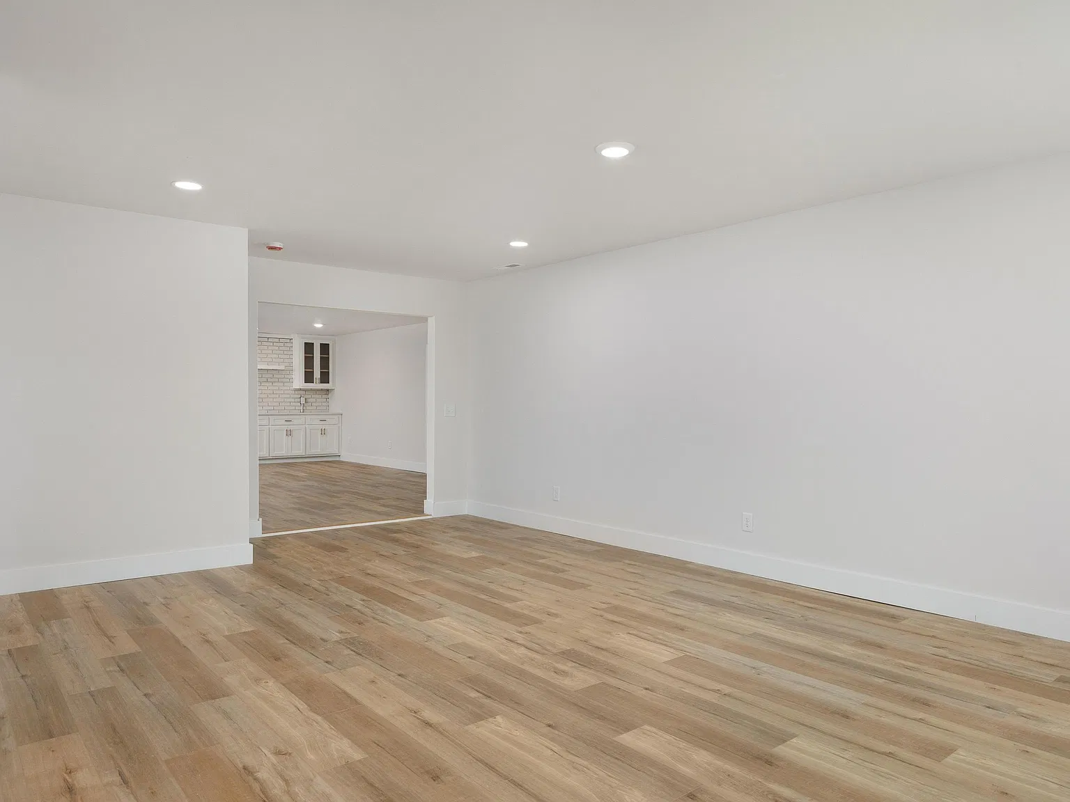 4 bed, 2.5 bath, 1943 sqft, $2,600 — Photo 4