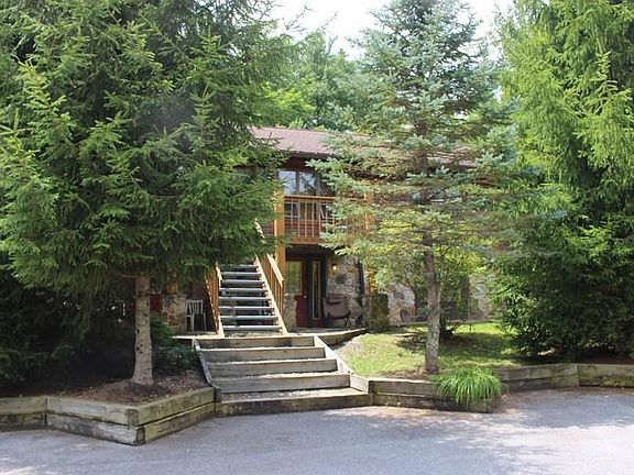 2nd image of 15 Overlook Vlg
