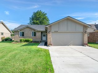 26349 Woodland Dr, Chesterfield, MI