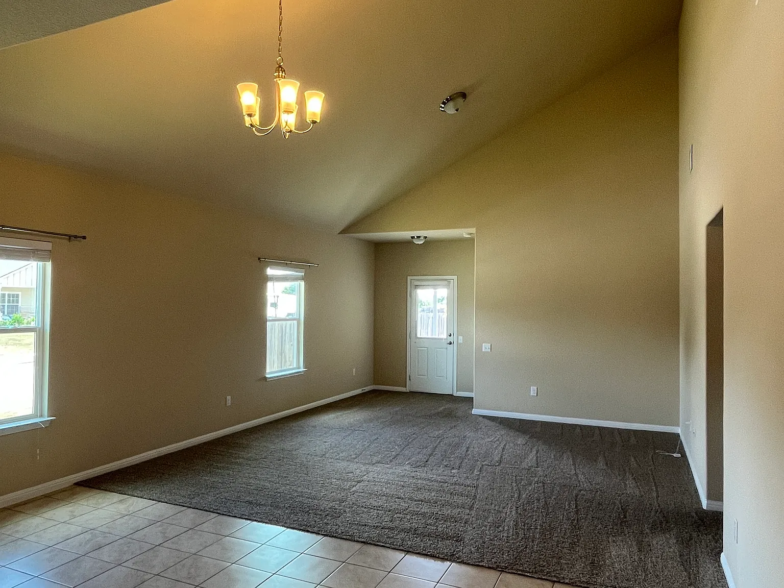 4 bed, 1849 sqft, $2,200 — Photo 3