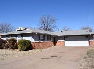 1912 Pawhuska Ave, Enid, OK 73703
