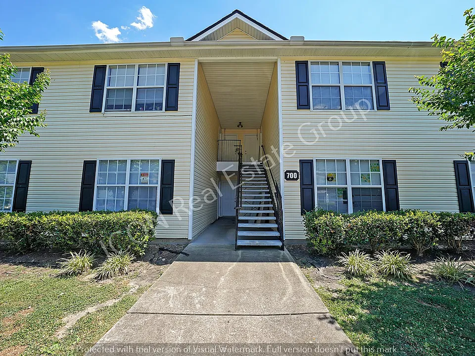 707 Stonehaven Cir