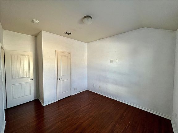 5th image of 1201 Oakley Dr
