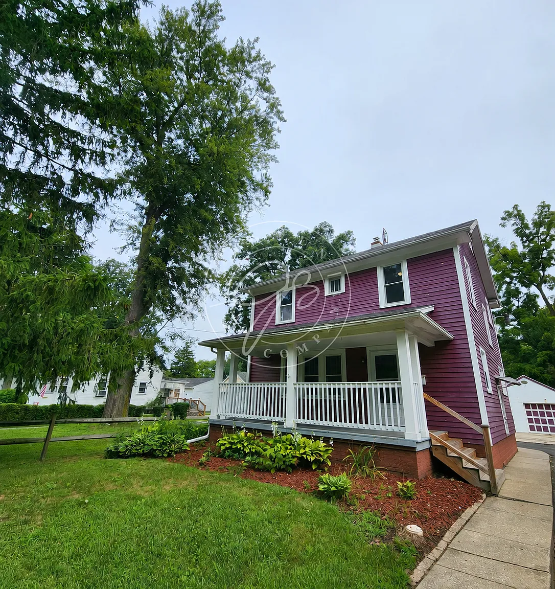 3 bed, 1.0 bath, 1248 sqft, $1,450 — Photo 1