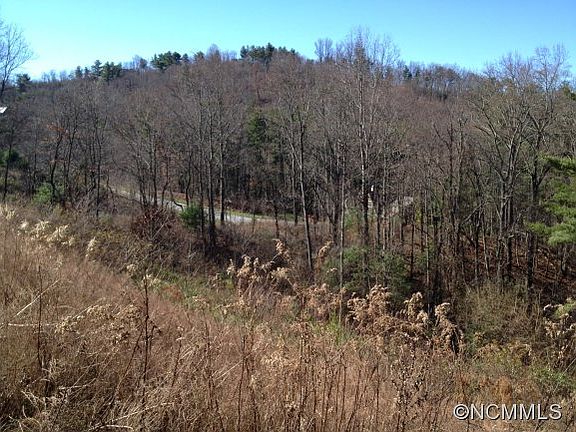 4th image of 8 Green Gorge Trl