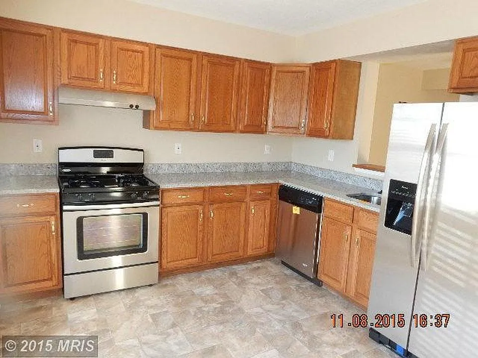 3 bed, 2.5 bath, 1812 sqft, $2,600 — Photo 2