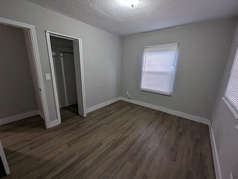 15780 NE 15th Ave — Photo 20