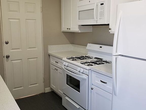 5th image of 4289 Bayard St