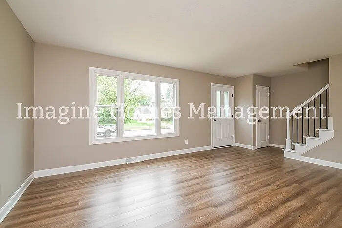 4 bed, 2.0 bath, 1251 sqft, $2,395 — Photo 3