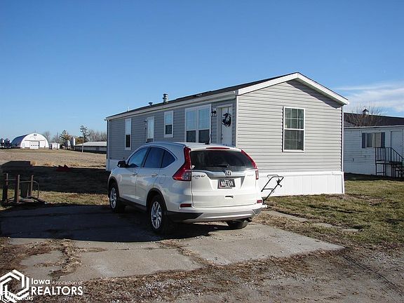 4th image of 507 E Railroad St