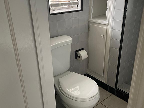 4th image of 1500 NE 9th St APT 2