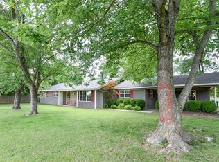 1212 N Dogwood St, Sallisaw, OK 74955