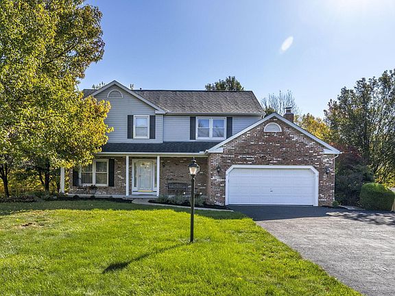 3rd image of 8565 Appleridge Cir