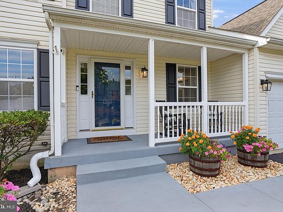 3rd image of 1421 Cobblestone Way