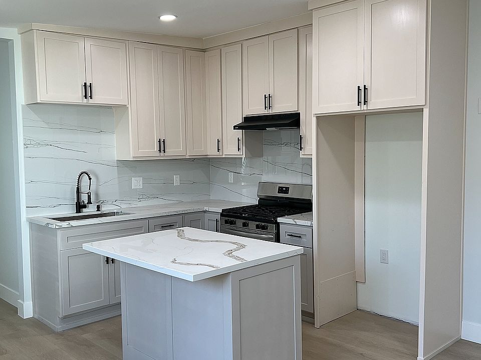 1st image of 8254 Vantage Ave