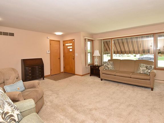3rd image of 3307 Erie STREET