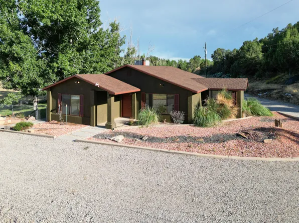 855 N Paradise Ln, Apple Valley, UT 84737