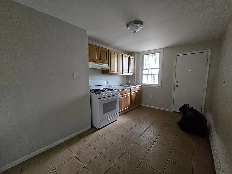 787 Summer Ave #1A — Photo 3