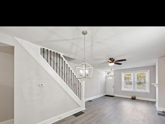 4th image of 222 N Franklin St