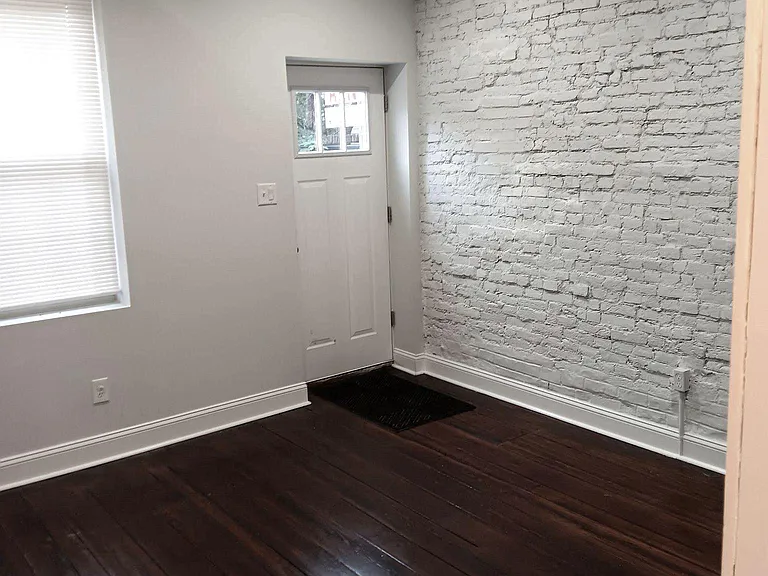 2628 E Harold St — Photo 3