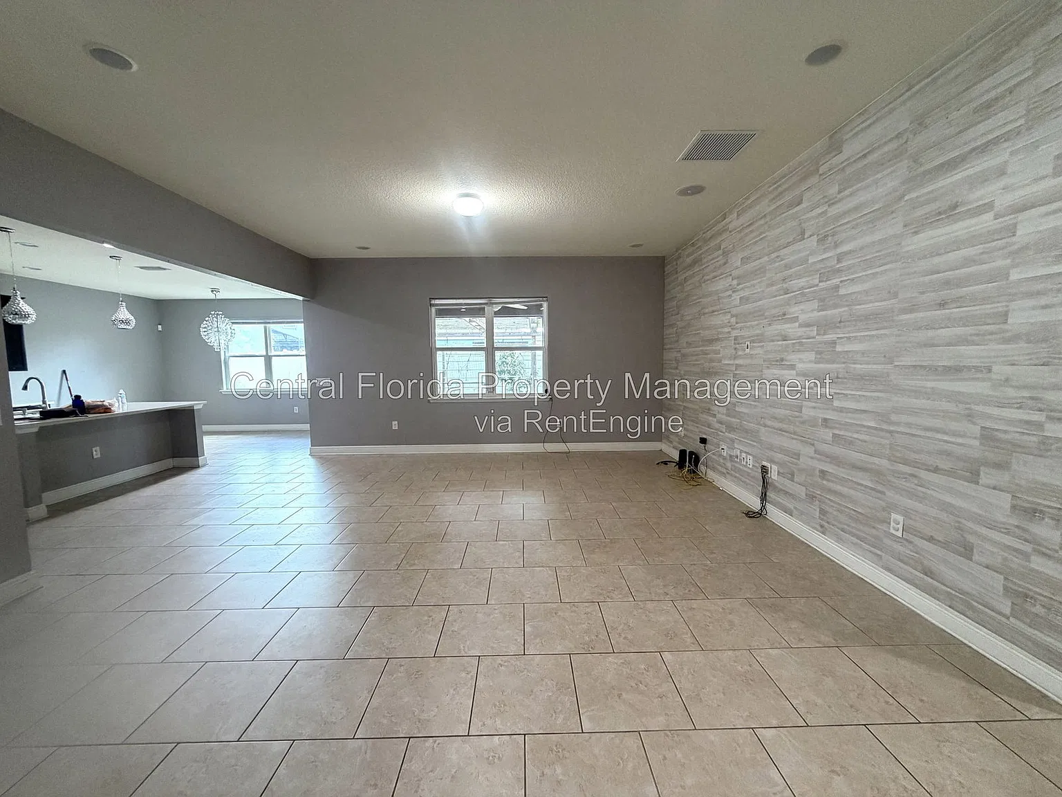 3 bed, 2.5 bath, 2319 sqft, $2,549 — Photo 3