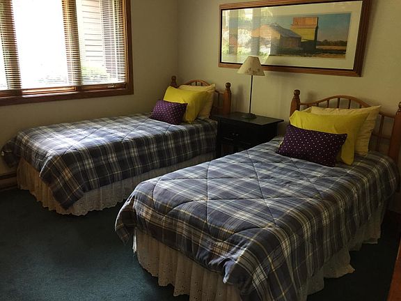 2 single beds on 1st floor bedroom