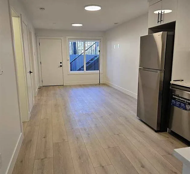 15571 Victoria Ave — Photo 16
