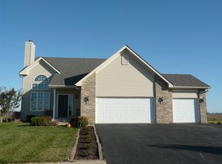 1105 Illinois St, Davis Junction, IL 61020