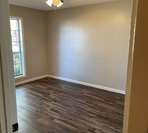 2nd image of 131 Garden Ln