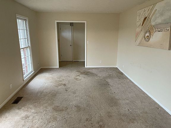 3rd image of 99 Sunny Brook Dr