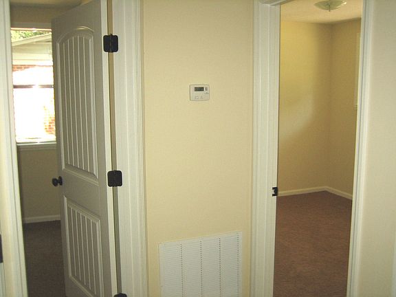 3rd image of 2106 Robin St
