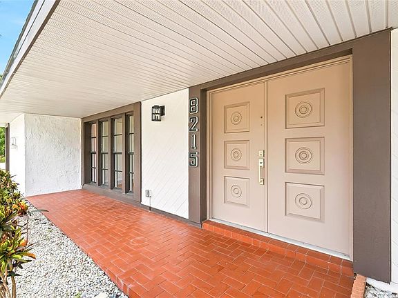 3rd image of 8215 LA SERENA DRIVE
